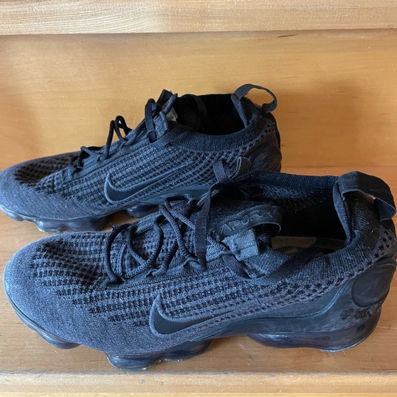 Nike Air Vapor Max - Picture 3 of 4